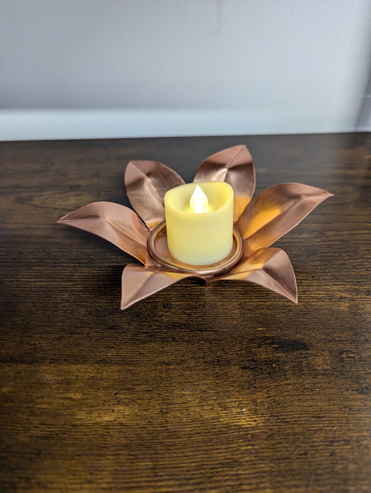 Flower shaped tea light holder