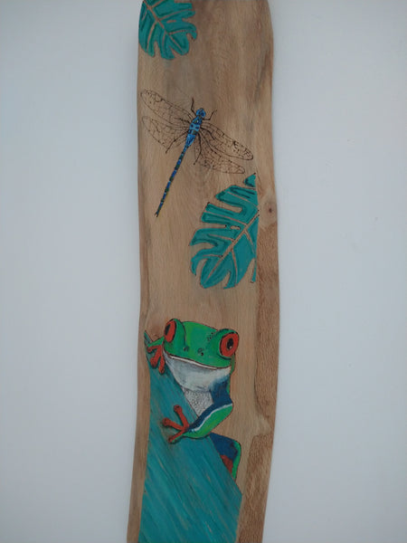 Pyrography tree frog and dragonfly