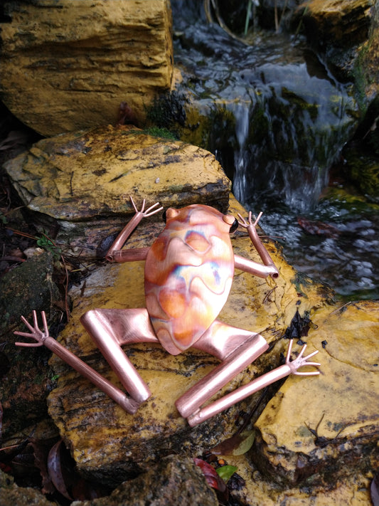 Copper frog garden decoration - Deshca Designs